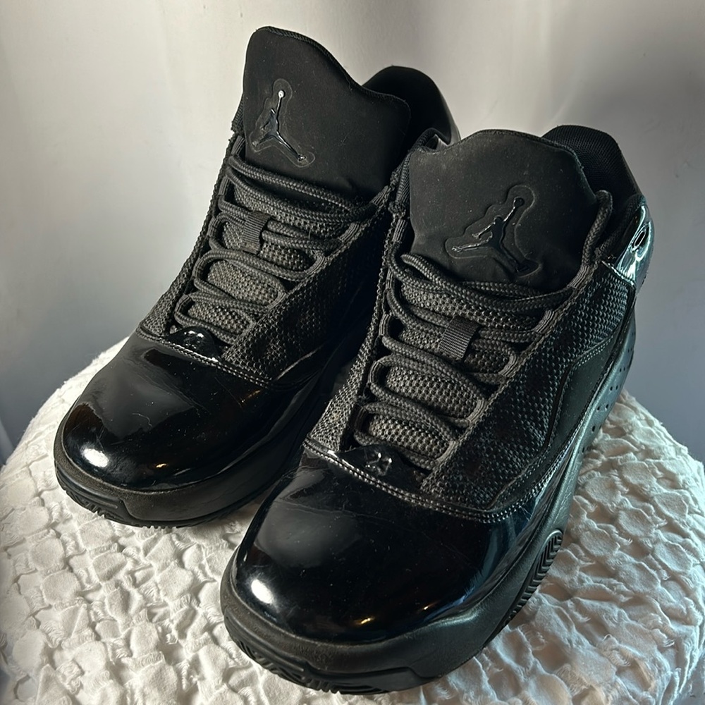Jordan Aura Triple Black
